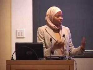 Une femme musulmane voilée devient professeur de droit à Harvard