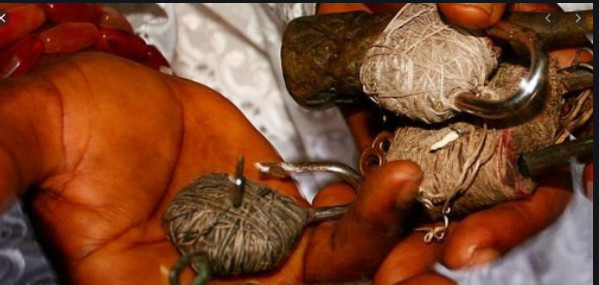 Un faux marabout gruge une dame de 3,5 millions FCFA Un faux marabout gruge une dame de 3,5 millions FCFA