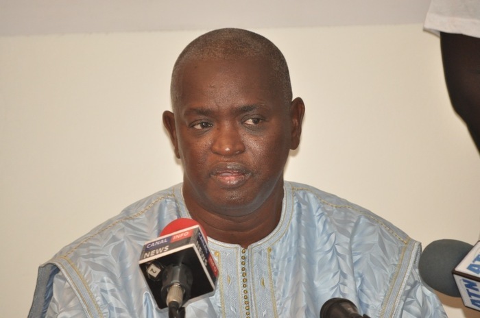 Pénurie D’eau : Le Gouvernement Avoue Son Impuissance, « C’est Un Accident, On Ne Peut Pas Le Régler… » Dit Abdou Latif Coulibaly Pénurie D’eau : Le Gouvernement Avoue Son Impuissance, « C’est Un Accident, On Ne Peut Pas Le Régler… » Dit Abdou Latif Coulibaly