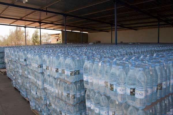 L’ENTREPRISE KIRENE OFFRE 20 000 LITRES D’EAU MINERALE PAR JOUR