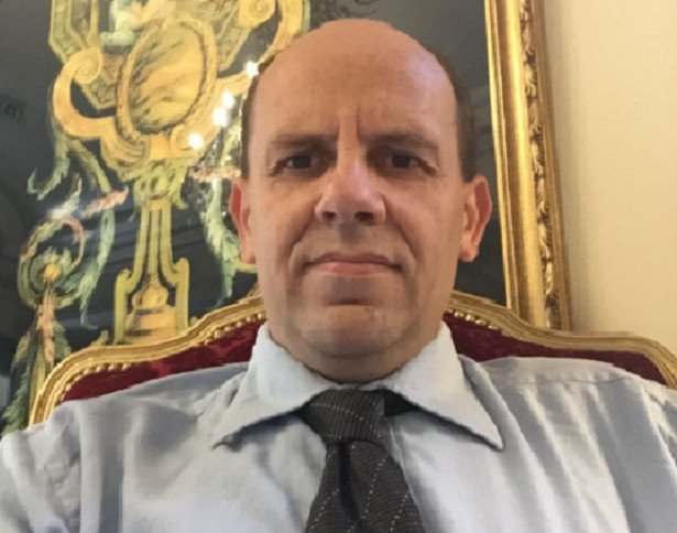 Une république de contrefaçon -Par Emmanuel Desfourneaux Une république de contrefaçon -Par Emmanuel Desfourneaux