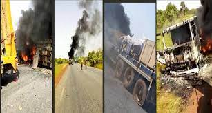 Mali: Des camionneurs sénégalais échappent à une attaque terroriste, les images des dégâts Mali: Des camionneurs sénégalais échappent à une attaque terroriste, les images des dégâts