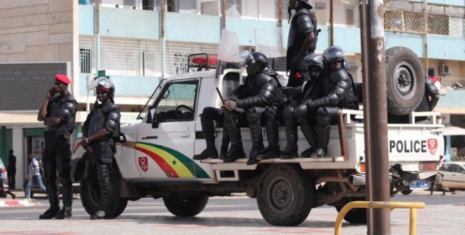 Un incident diplomatique frôlé: Des Gambiens humilient des policiers sénégalais Un incident diplomatique frôlé: Des Gambiens humilient des policiers sénégalais
