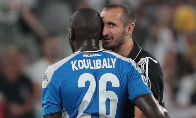 Racisme – Chiellini soutient Koulibaly: “J’ai eu honte en tant qu’italien” Racisme – Chiellini soutient Koulibaly: “J’ai eu honte en tant qu’italien”