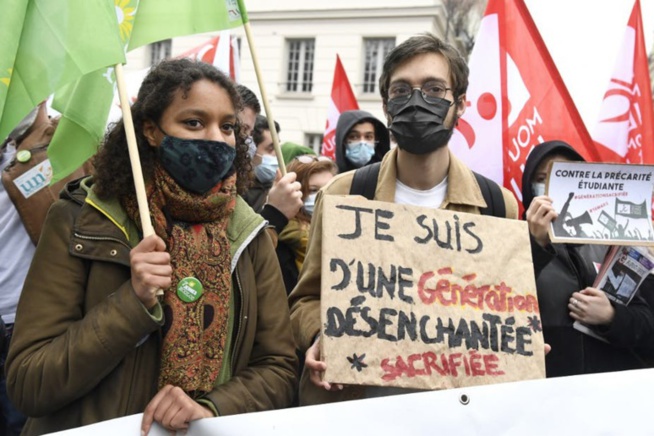 Bonnes feuilles : "Une jeunesse sacrifiée ?"