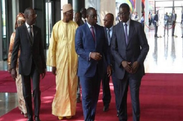 Macky Sall à Dubaï : Amadou Ba a été détecté dans son staff Macky Sall à Dubaï : Amadou Ba a été détecté dans son staff