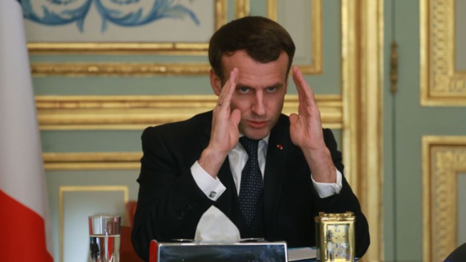 Ce n’est pas Macron qui tourne, c’est le vent !