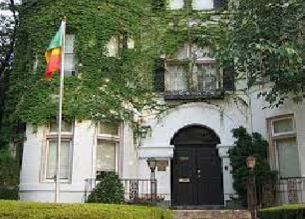 Ambassade du Sénégal à Washington : quand Les recrutés locaux «chassent» les diplomates de carrière ! Ambassade du Sénégal à Washington : quand Les recrutés locaux «chassent» les diplomates de carrière !