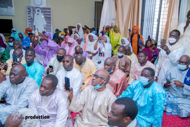 Ziarra de la Fondation Cheikh Ahmadou Bamba et Murid Islamic Community après du Khalife général Ziarra de la Fondation Cheikh Ahmadou Bamba et Murid Islamic Community après du Khalife général