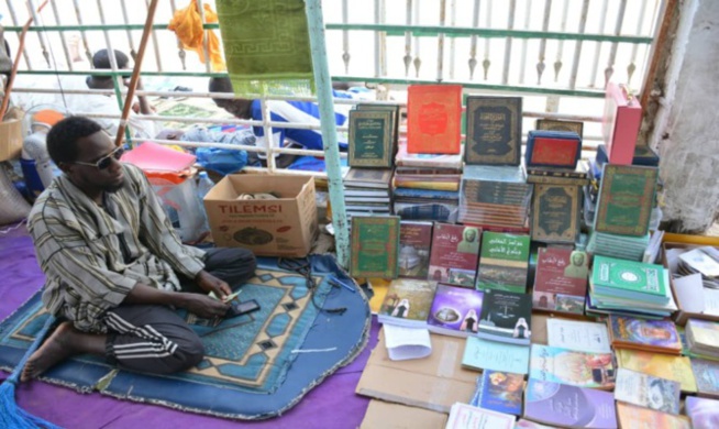 Médina Baye: La vente des bonnets et des chapelets fait recette Médina Baye: La vente des bonnets et des chapelets fait recette