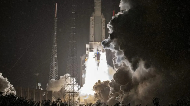 La France lance son premier satellite militaire de quatrième génération