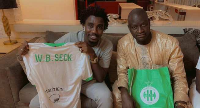 URGENT:Waly Seck reçoit un cadeau du president de St Étienne de France voici le maillot dédicassé