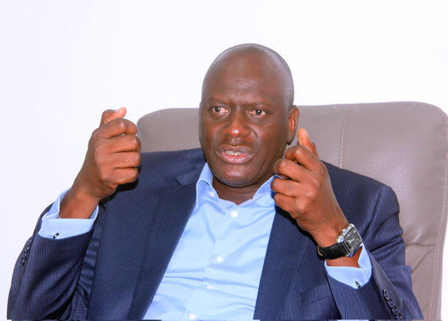 INVESTITURES DE BBY À ZIGUINCHOR:BENOÎT SAMBOU RÉPOND A ABDOULAYE BALDÉ INVESTITURES DE BBY À ZIGUINCHOR:BENOÎT SAMBOU RÉPOND A ABDOULAYE BALDÉ