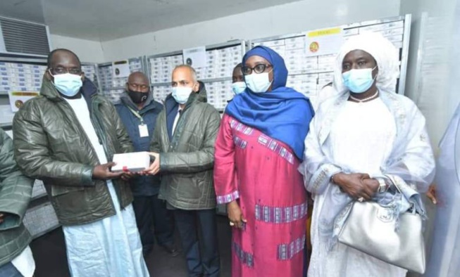 Covid-19 au Sénégal: près de 2 millions de doses de vaccins en souffrance Covid-19 au Sénégal: près de 2 millions de doses de vaccins en souffrance