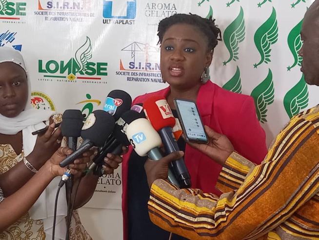 La LONASE sponsor officielle t du  tournoi de football en partenariat avec CIKAW en l' honneur du personnel de la santé
