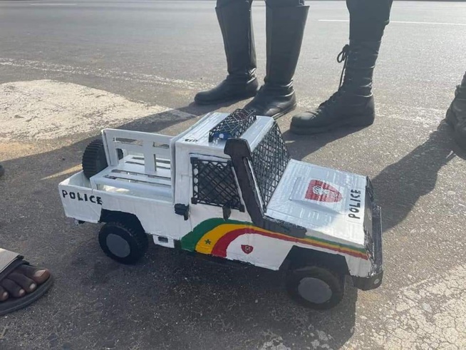 URGENT: Regardez ce jeune très inspiré avec sa création URGENT: Regardez ce jeune très inspiré avec sa création