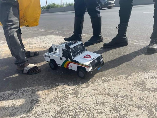 URGENT: Regardez ce jeune très inspiré avec sa création URGENT: Regardez ce jeune très inspiré avec sa création