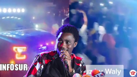 URGENT: Waly Seck reçoit un accueil spectaculaire en grande pompe et fait vibrer les Dioubelois URGENT: Waly Seck reçoit un accueil spectaculaire en grande pompe et fait vibrer les Dioubelois