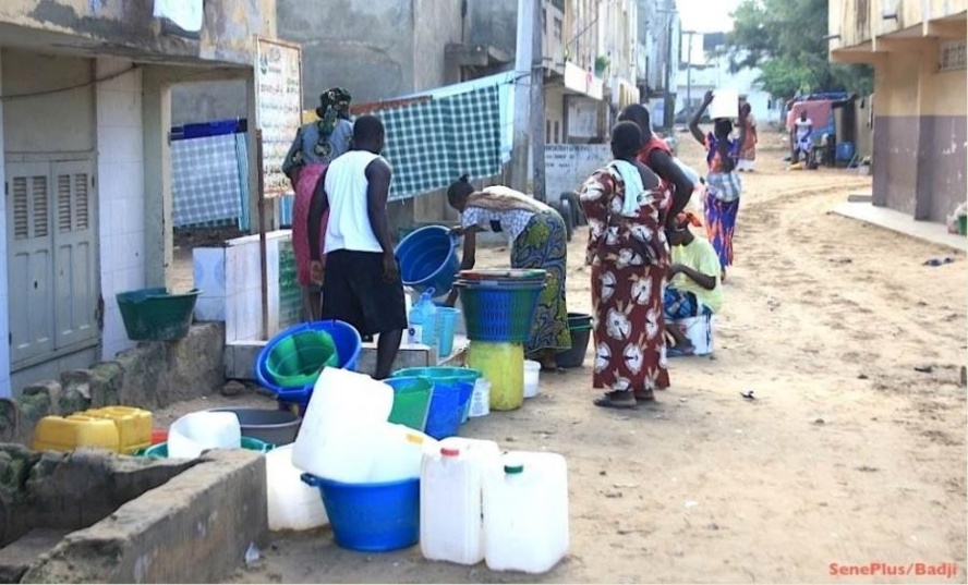 Prochaine pénurie d’eau de quatre jours : La course aux stocks a commencé Prochaine pénurie d’eau de quatre jours : La course aux stocks a commencé
