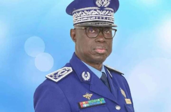 A monsieur le général de corps d’armée Jean Baptiste TINE A monsieur le général de corps d’armée Jean Baptiste TINE