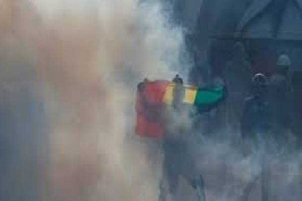 Kédougou, après son calme précaire de la journée : Un garçon brûlé par une grenade, Guirassy attend le recours