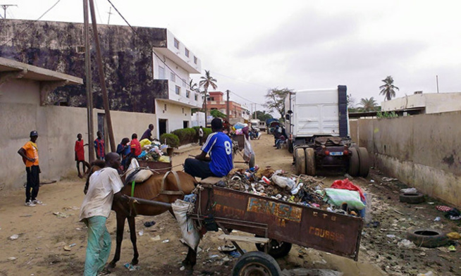 Infanticide: Une élève tue son bébé et le jette sur une charrette à ordures Infanticide: Une élève tue son bébé et le jette sur une charrette à ordures