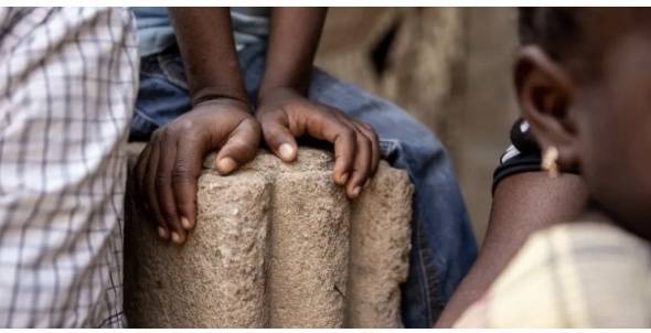 Ngabou / Pour viols répétés sur une fillette de 9 ans: Un maçon de 41 ans, déféré Ngabou / Pour viols répétés sur une fillette de 9 ans: Un maçon de 41 ans, déféré