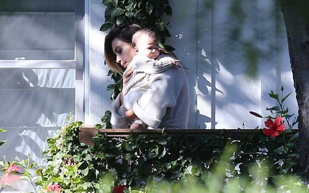 PHOTOS - Kim Kardashian : tendres câlins avec sa fille North