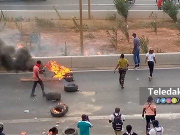 Affrontement ASC Yakaar/ASC Jaaxay : Des véhicules caillassés, plusieurs blessés dont un jeune poignardé Affrontement ASC Yakaar/ASC Jaaxay : Des véhicules caillassés, plusieurs blessés dont un jeune poignardé