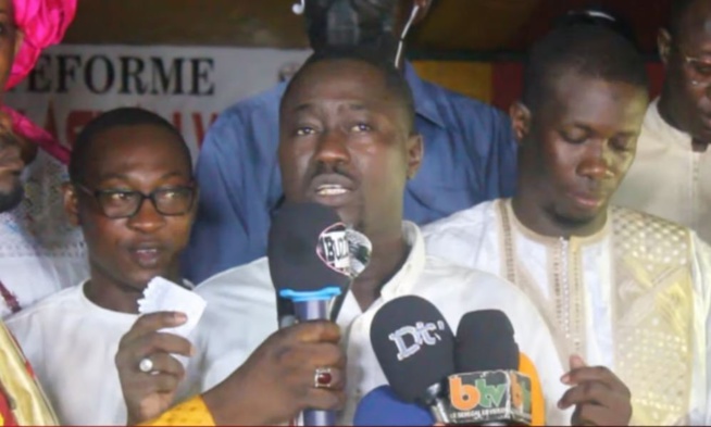 Yeumbeul Nord : Des jeunes réclament Mbaye Diéye et lancent des piques à l’actuel maire Yeumbeul Nord : Des jeunes réclament Mbaye Diéye et lancent des piques à l’actuel maire