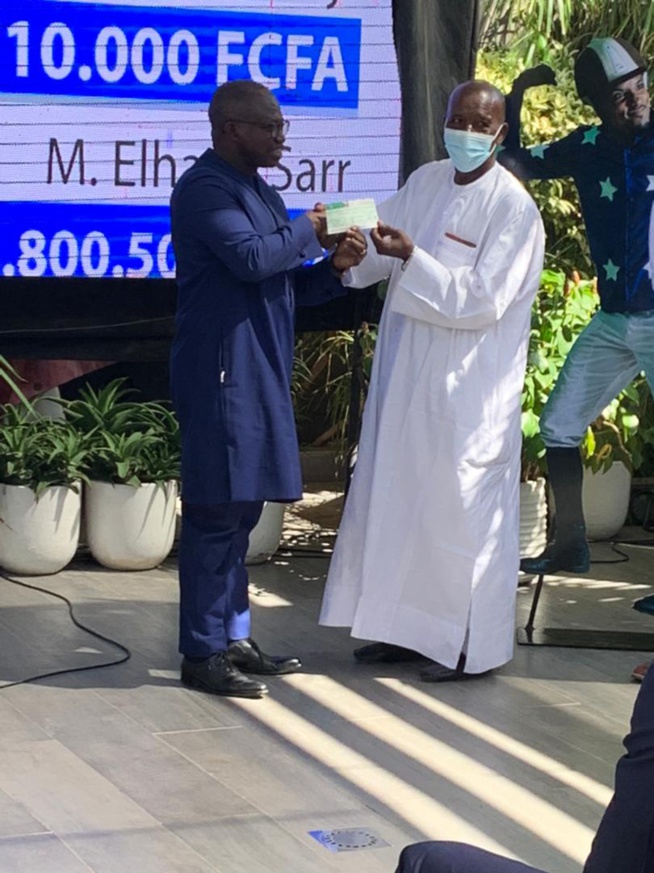 Remise de chèques plus de 100 millions aux gagnants: La Lonase innove et dévoile son PMU online Remise de chèques plus de 100 millions aux gagnants: La Lonase innove et dévoile son PMU online