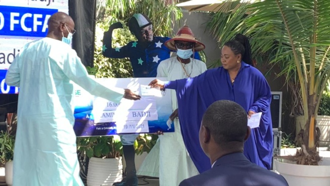 Remise de chèques plus de 100 millions aux gagnants: La Lonase innove et dévoile son PMU online Remise de chèques plus de 100 millions aux gagnants: La Lonase innove et dévoile son PMU online