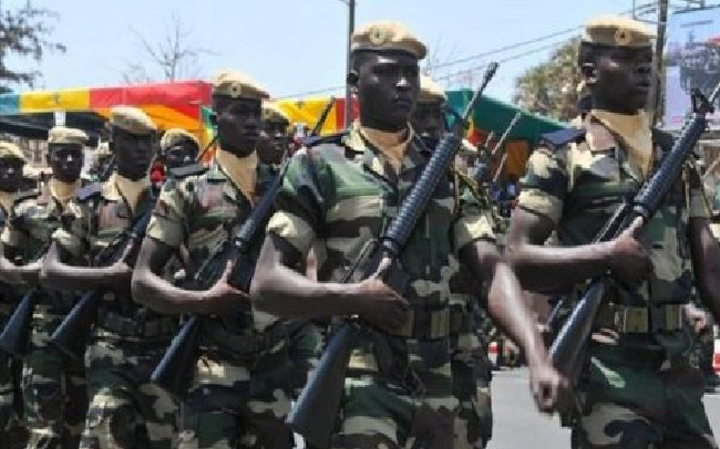 Armées sénégalaises : 10 millions de frs aux familles de militaires tués ou blessés inaptes, une maison à tout soldat tombé au combat Armées sénégalaises : 10 millions de frs aux familles de militaires tués ou blessés inaptes, une maison à tout soldat tombé au combat