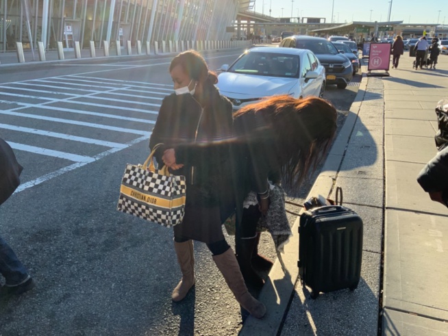 Arrivé de l'équipe de promo consulting de Paris à JFK airport de New York pour la prestigieuse soirée de gala des Africans Leadership Award du président Mbagnick Diop ce 27 novembre.