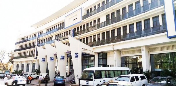 La Poste à l'agonie : 1 milliard volé à Poste Finances ?