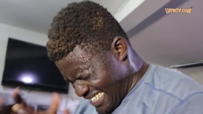 Le lutteur Mobil 2 ramasse un sac contenant 16 millions Fcfa et les rend à son propriétaire Le lutteur Mobil 2 ramasse un sac contenant 16 millions Fcfa et les rend à son propriétaire