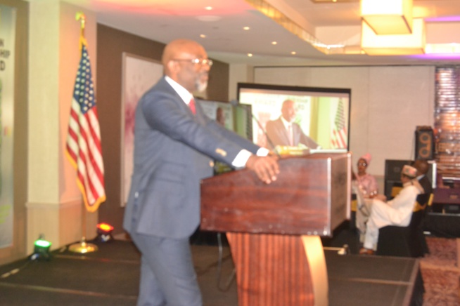 URGENT Messi Cheikh BA DG CDC DE LA Médina reçoit une distinction au AFRICAN LEADER AWARDS a New York