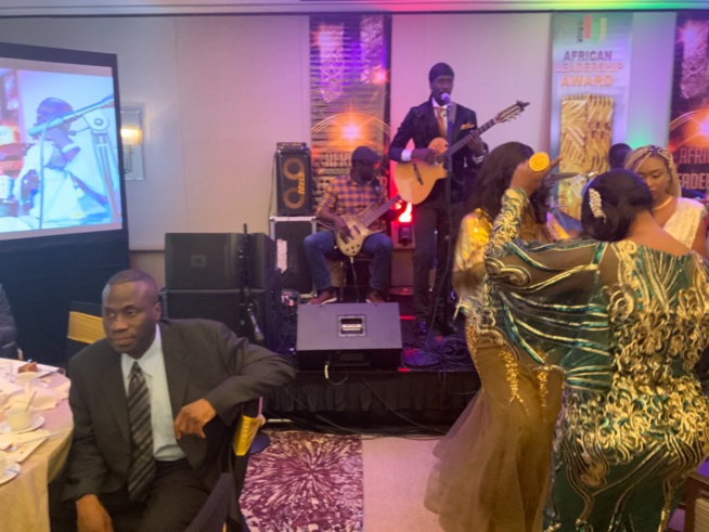 Regardez la joie de Thiane la fille de Mbaye Dieye a la soirée des AFRICAN LEADER AWARDS a New York