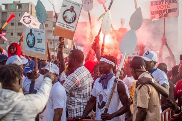 Investiture du candidat Adoulaye Diouf Sarr : La forte mobilisation des Dakarois Investiture du candidat Adoulaye Diouf Sarr : La forte mobilisation des Dakarois