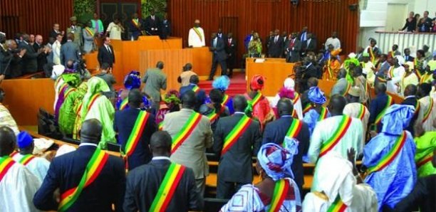 Restauration du poste de Premier ministre : 24 articles de la Constitution seront modifiés Restauration du poste de Premier ministre : 24 articles de la Constitution seront modifiés