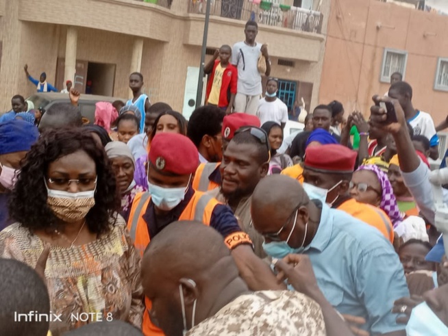 La Première Dame Marième Faye Sall au service de la banlieue pikinoise La Première Dame Marième Faye Sall au service de la banlieue pikinoise