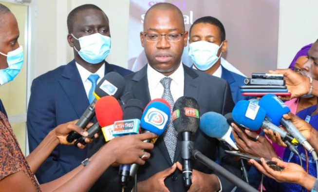 « 1,5 milliard volé à Poste Finances » : Yankhoba Diattara menace de virer Bibi Baldé « 1,5 milliard volé à Poste Finances » : Yankhoba Diattara menace de virer Bibi Baldé