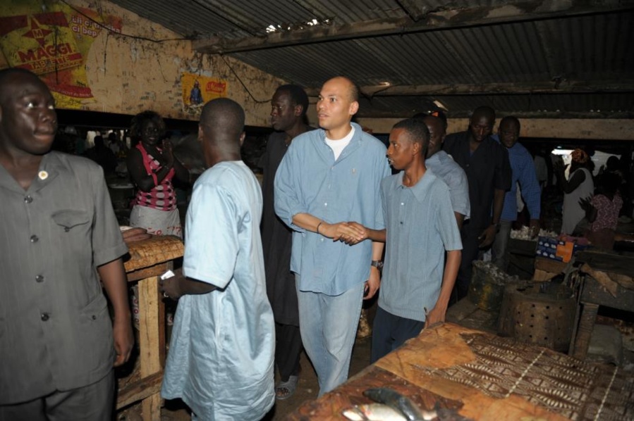 Karim Wade redore son image pour prèparer sa sortie Karim Wade redore son image pour prèparer sa sortie