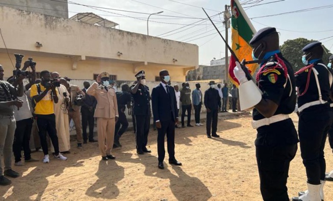 Le Ministre de l’intérieur Antoine F Abdalah Diome a inauguré ce matin le commissariat de Yeumbeul Nord.