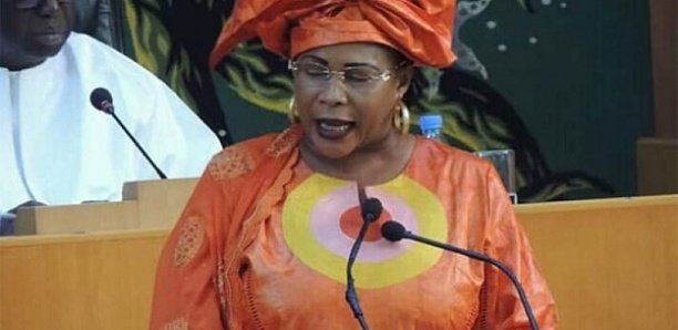 Cherté des factures d’eau : Mame Diarra Fam s’en prend sévèrement à la directrice de SEN Eau Cherté des factures d’eau : Mame Diarra Fam s’en prend sévèrement à la directrice de SEN Eau