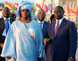 Adama Frère de Marième Faye Sall mouille gravement Macky « Amna Niou Joot 10 millions, Amna Nio Hamni Yobounalen France » Adama Frère de Marième Faye Sall mouille gravement Macky « Amna Niou Joot 10 millions, Amna Nio Hamni Yobounalen France »