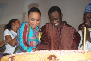 Thione Ballago a épousé une jeune fille qui a presque le même âge que Sokha Aiidara Thione Ballago a épousé une jeune fille qui a presque le même âge que Sokha Aiidara