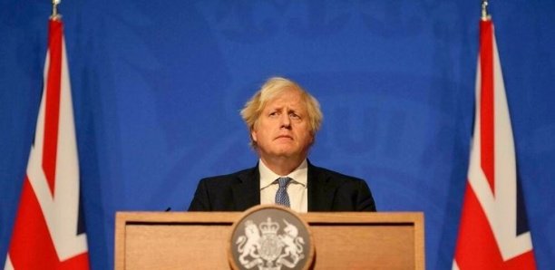 Un «raz-de-marée d'Omicron» au Royaume-Uni : en difficulté, Boris Johnson veut reprendre la main Un «raz-de-marée d'Omicron» au Royaume-Uni : en difficulté, Boris Johnson veut reprendre la main