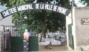 VIDEO: LES TEMPS FORTES DU DÉSHERBAGES AU CIMETIERE DE PIKINE VIDEO: LES TEMPS FORTES DU DÉSHERBAGES AU CIMETIERE DE PIKINE