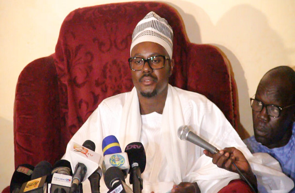 Sermon de Serigne Bass Abdou Khadre à Pikine: « La politique avant la confrérie, c’est l’œuvre de Satan… » Sermon de Serigne Bass Abdou Khadre à Pikine: « La politique avant la confrérie, c’est l’œuvre de Satan… »